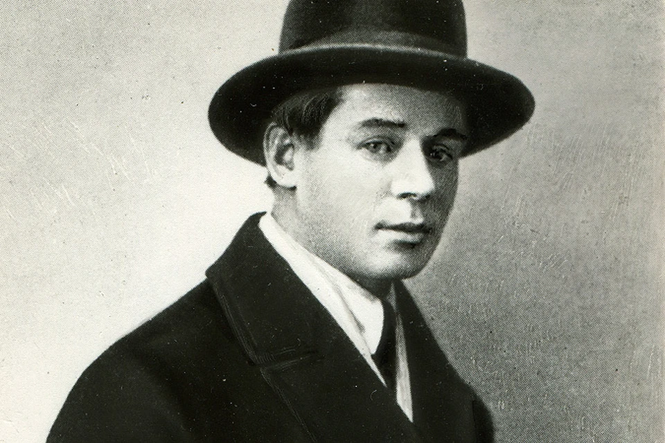 28 декабря 1925 года ушёл из жизни Сергей Есенин