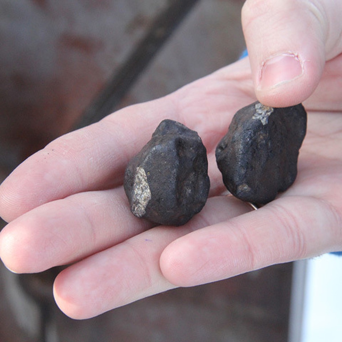 Casting Metal for a METEORITE RING - Video Explode - ru