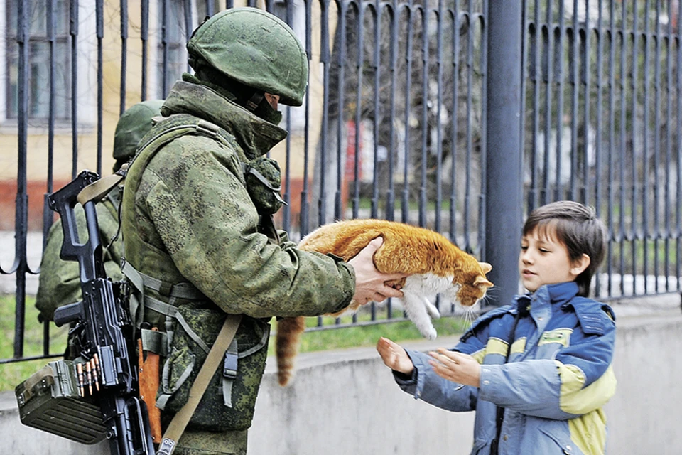 Это фото стало символом «крымской весны». Фото: Александр РЮМИН/ТАСС