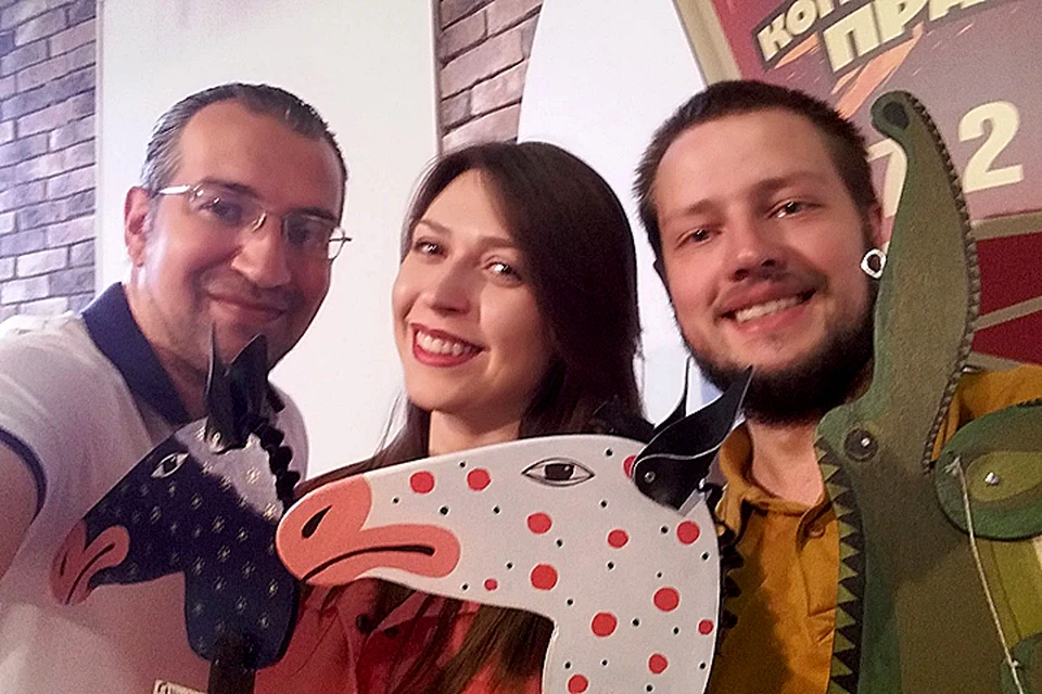 Создатель бренда WOOD CAR Андрей Епихин (на фото справа) в гостях у Михаила Антонова и Алисы Титко в программе «Важные птицы» на Радио «Комсомольская правда»