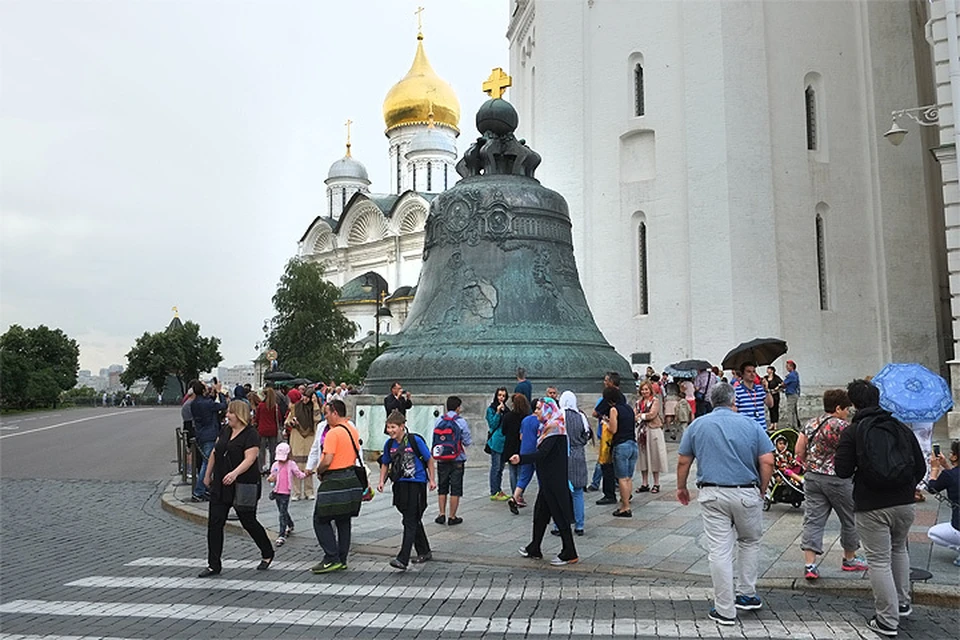 В прошлом году туристов, желающих полюбоваться стариной, стало так много, что музейщики собираются ограничить вход на экспозиции.