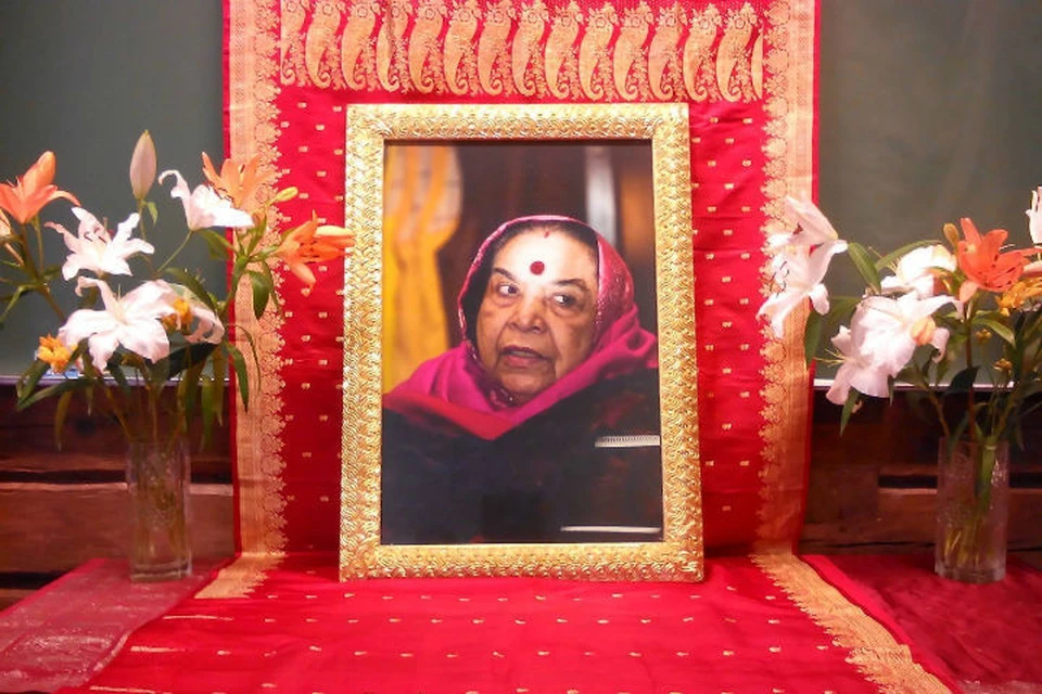 Сахаджа-йоги поклоняются Шри Матаджи ФОТО: Из личного архива героя публикации