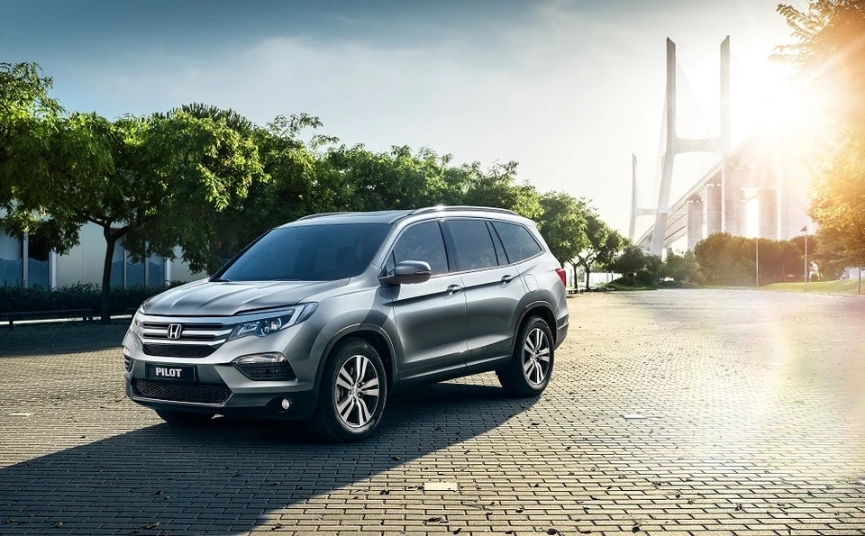Третье поколение модели Honda Pilot - это уже не угловатая «коробка» на колесах.