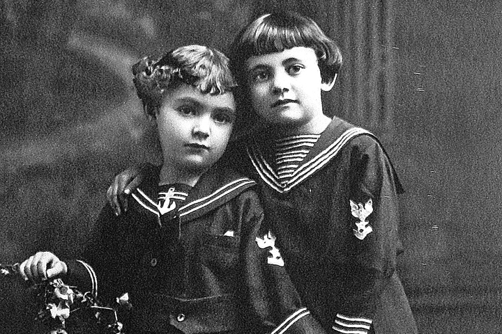 Детский морской костюм для мальчиков и девочек в истории