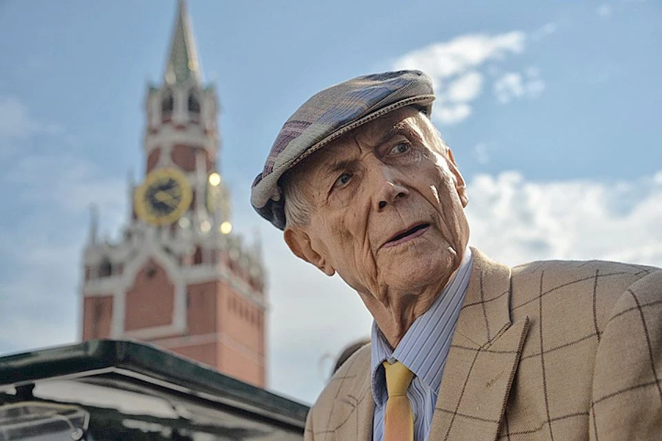 Евгений Евтушенко на Красной площади.