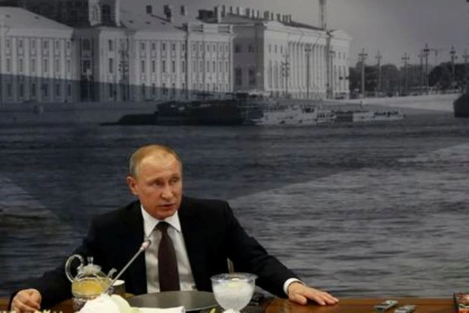 Президент России Владимир Путин на встрече с лидерами ведущих международных информагентств