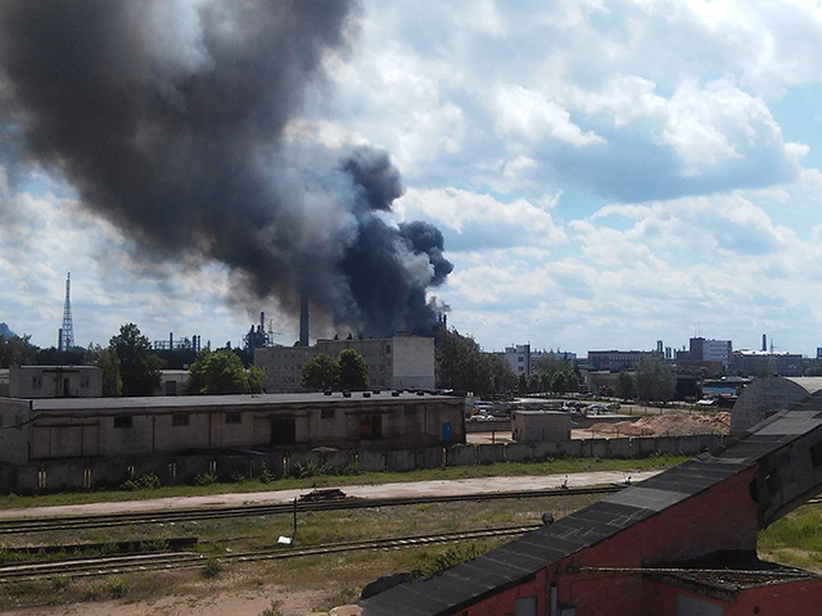 По факту пожара на новополоцком заводе «Полимир» возбудили уголовное дело -  KP.RU