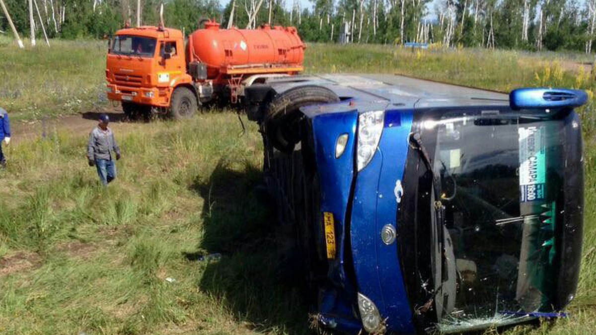 Ижевчанка о ДТП в Татарстане: Из перевернувшегося автобуса мы выбирались  сами - KP.RU