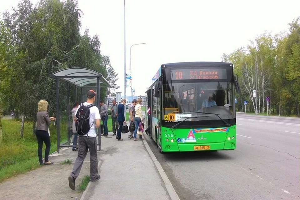 Остановки автобусов тюмень. Аэропорт Тюмень автовокзал Тюмень. Автобус Рощино Тюмень автовокзал. Аэропорт Рощино автовокзал Тюмень. Автобус 10 автовокзал Рощино.