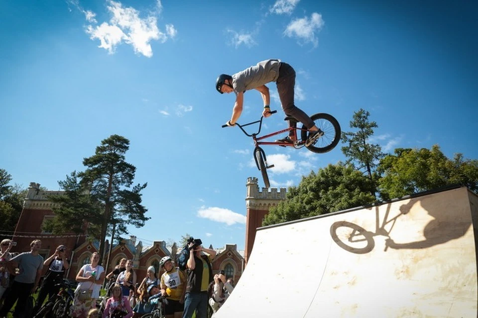 вело опыт. человек на велосипеде. тур де франс велоспорт болельщики. экстремальный горный велосипед. велосипед для двоих.