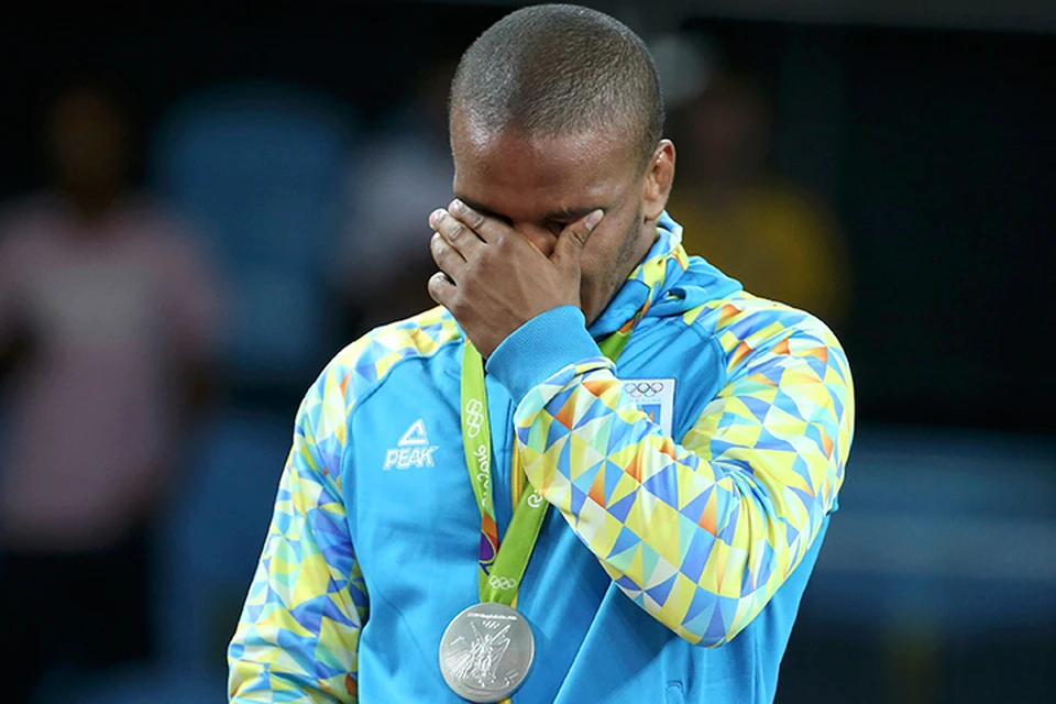 На то, что государство не оказало ему никакой помощи, жаловался и серебряный призер Олимпиады Жан Беленюк