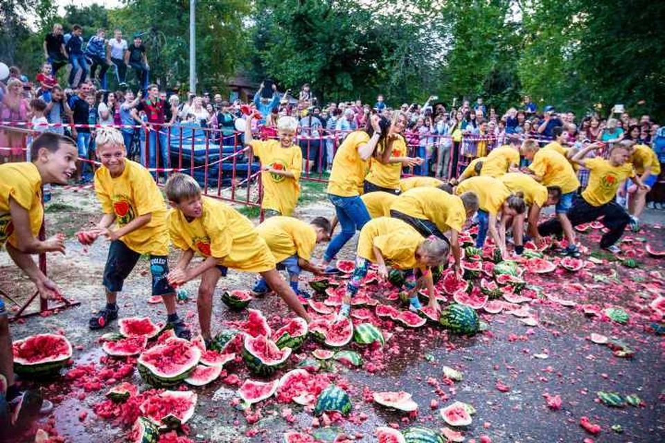 Арбузное мочилово для тех, кто очень давно хотел похулиганить.