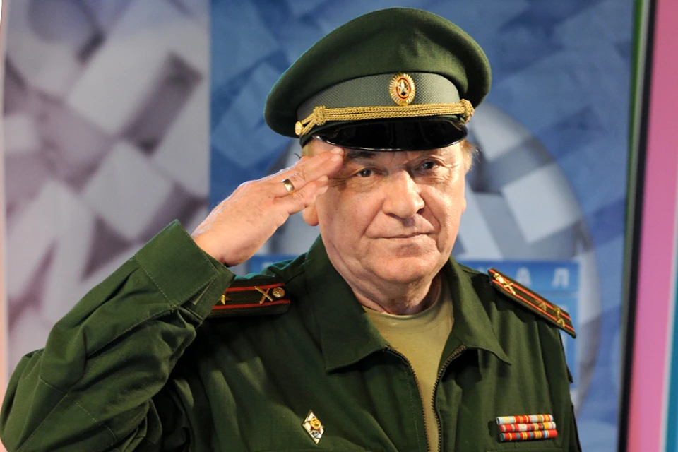 Военный обозреватель «Комсомольской правды», полковник Виктор Баранец.