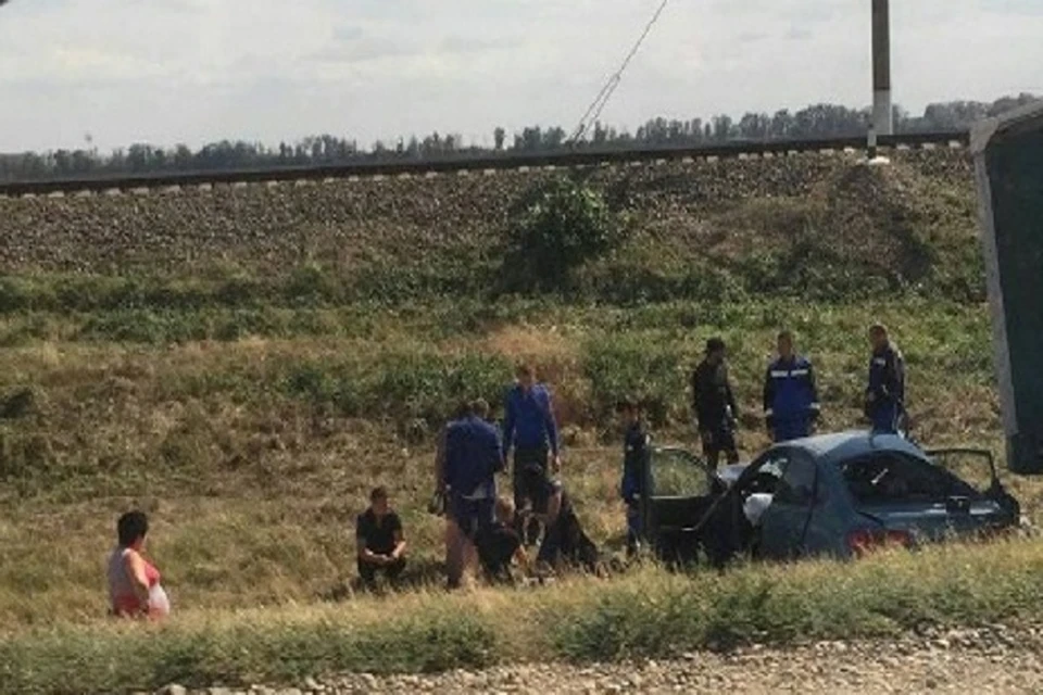 В легковой машине на месте скончались две девушки. Фото: instagram.com.krddtp