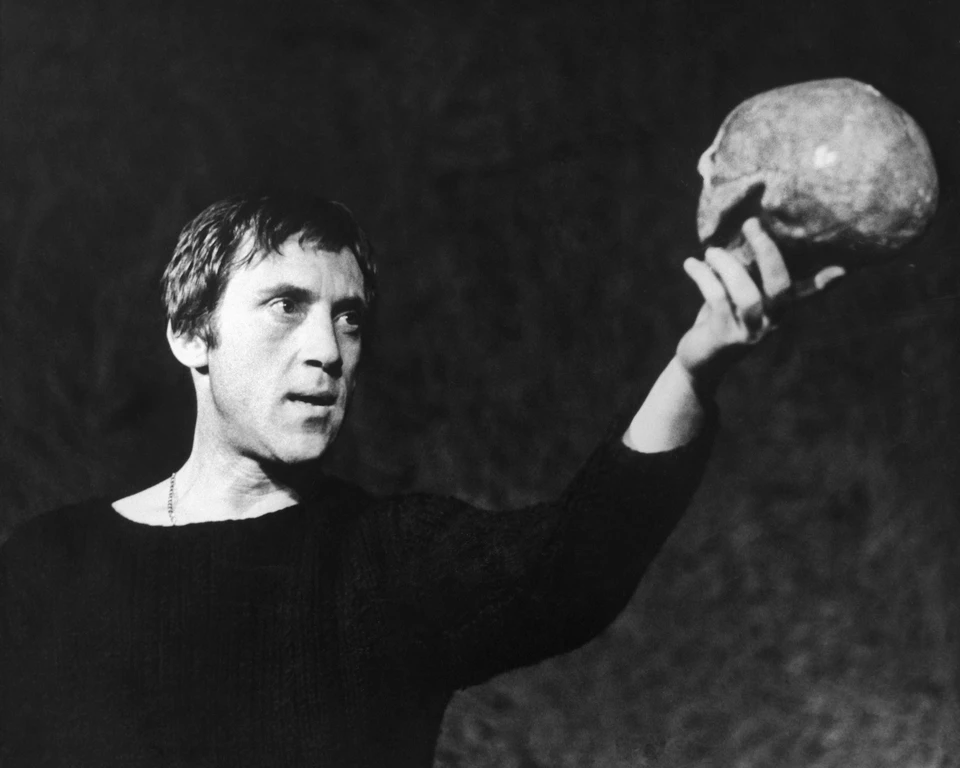 Владимир Высоцкий в роли Гамлета (1971 год). Фото ИТАР-ТАСС