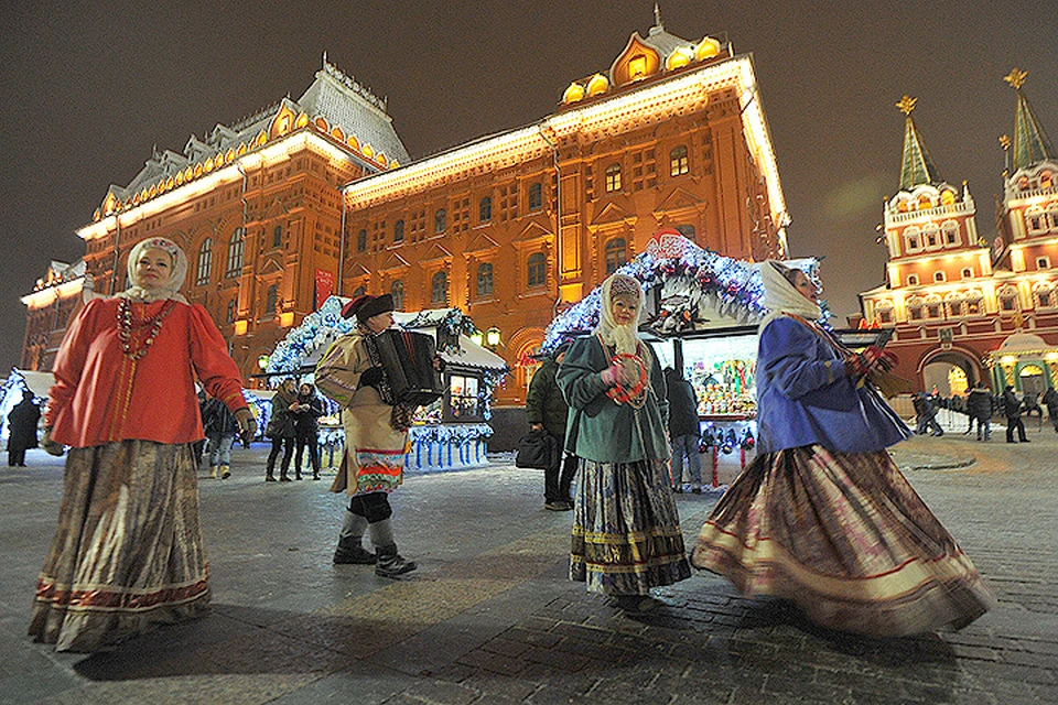На церемонии закрытия фестиваля "Путешествие в Рождество" в январе 2016 года.
