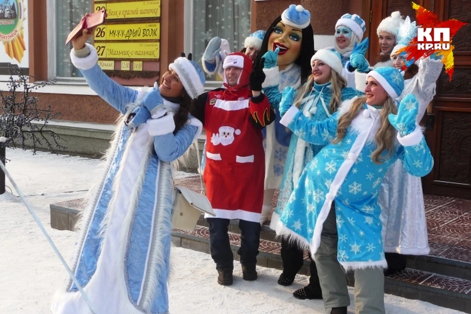 В Новокузнецке прошел Парад Снегурочек
