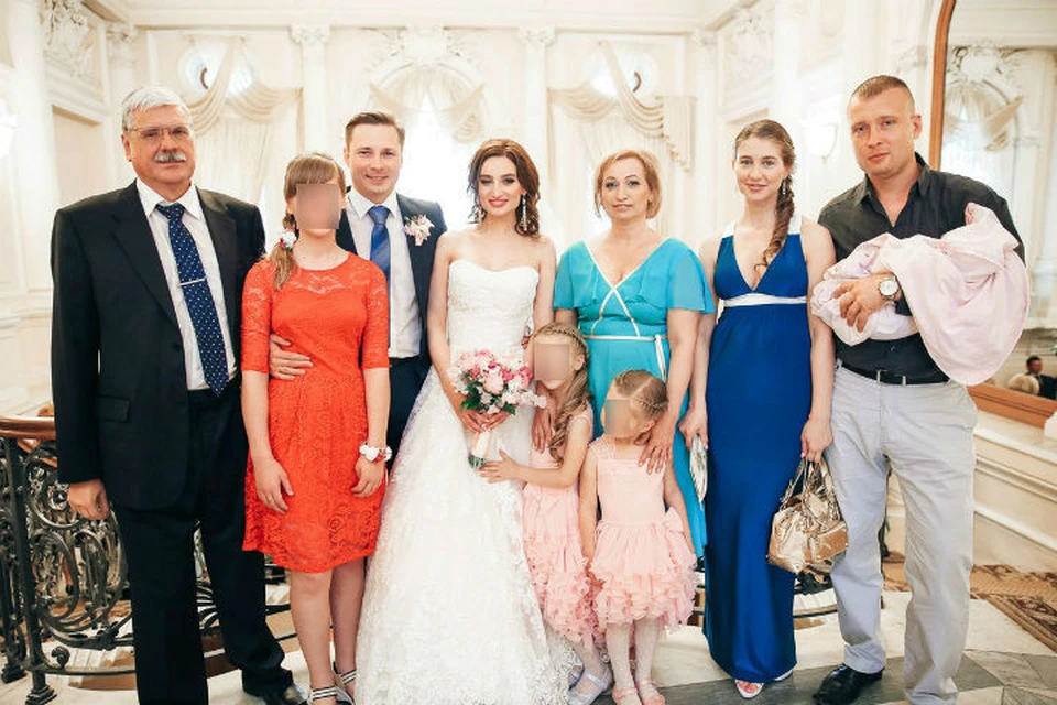 Три поколения семьи вместе на свадьбе Насти и Алексея.