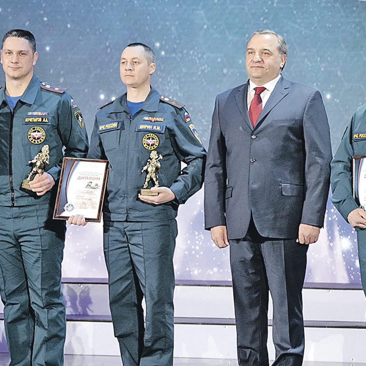 Премия мчс к новому году. Премия МЧС. Созвездие МЧС. Премии сотрудникам МЧС. Премия МЧС 2020.