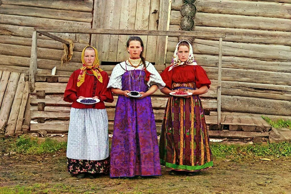 Крестьянские девушки. Вологодская губерния, 1909.