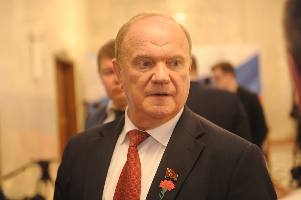 Руководитель фракции КПРФ Геннадий Зюганов перед пленарным заседанием Государственной думы РФ.