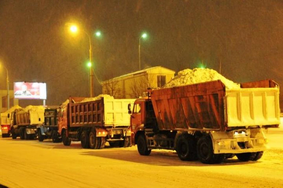 Мэр Томска распорядился убрать снег с улиц города до середины апреля