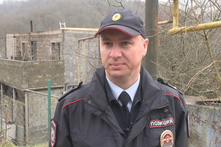 Полицейский спас многодетную семью из пожара
