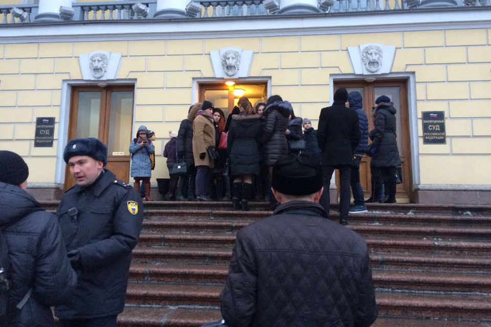 Защитники Дадина надеются на отмену статьи 212.1 УК РФ. Фото: Иван Кондратенко в "Твиттере"
