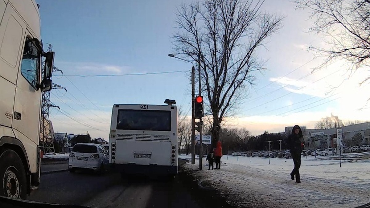 В Ростове автоинспекторы тайно проследили за водителями маршруток и  автобусов - KP.RU