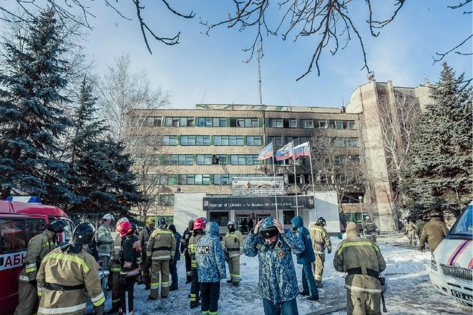 Лена приехала на место взрыва, но за оцепление ее не пустили. Фото: МЧС