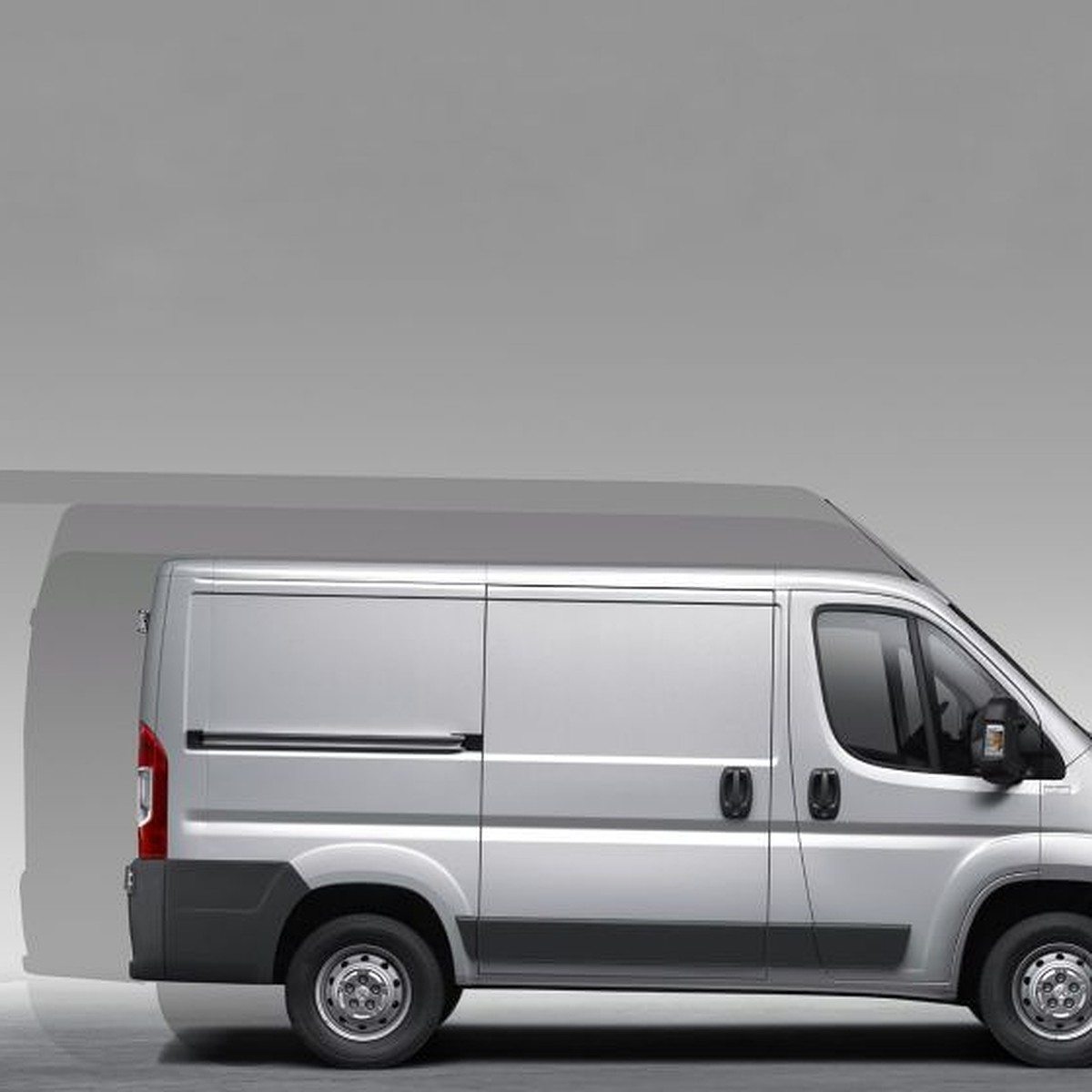 Peugeot Boxer: низкий, короткий и – легкий! - KP.RU