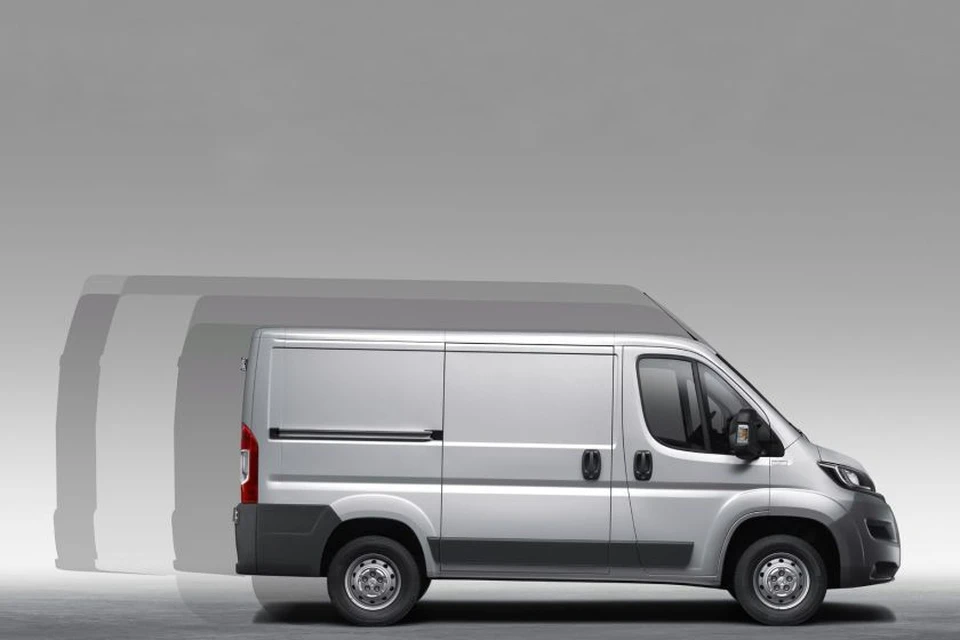 Peugeot Boxer позволяет выбрать из нескольких вариантов длины и высоты кузова. За пределы грузового каркаса официально может выезжать только модификация L1H1 (низкий, короткий)