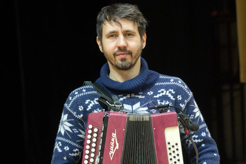 В плане известности, я бы назвал себя - человек, играющий на гармошке свои песни, известные в относительно ограниченном кругу людей. Фото: Анастасия Смирнова