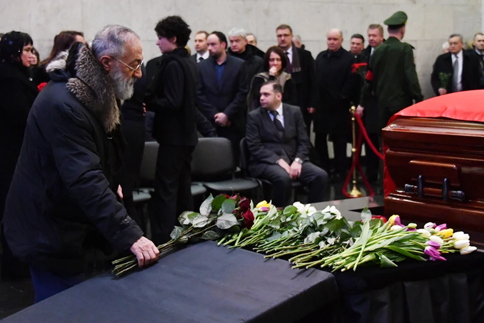 Артур Чилингаров на церемонии прощания с постоянным представителем России при ООН Виталием Чуркиным