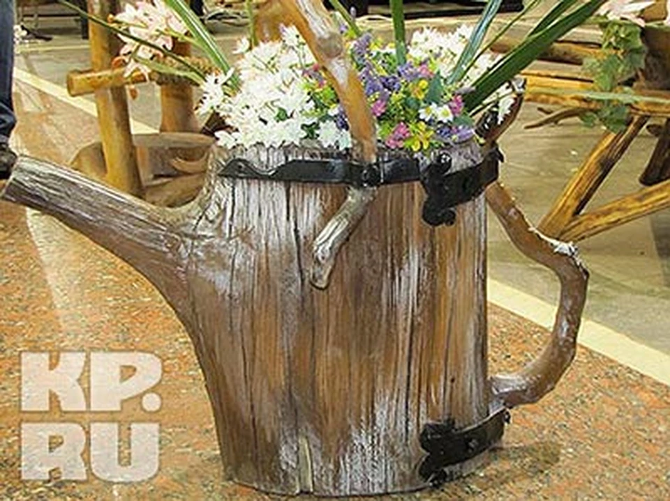 Ваза пень. Кашпо ferm living. Кашпо пень. Фигуры из пней. Горшок из пня.