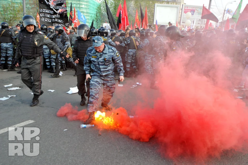 Марш оппозиции в Москве закончился беспорядками