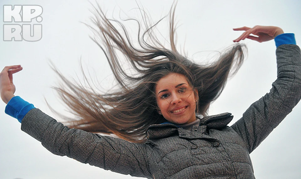 Финалистки конкурса "Мисс Россия" покрасовались на катке