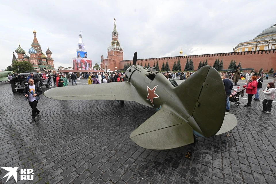 На Красной площади в Москве под открытым небом появился музей, приуроченный к 80-летию легендарного Парада Победы 1945-го года. Фото: Владимир ВЕЛЕНГУРИН