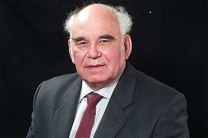 Василий Песков