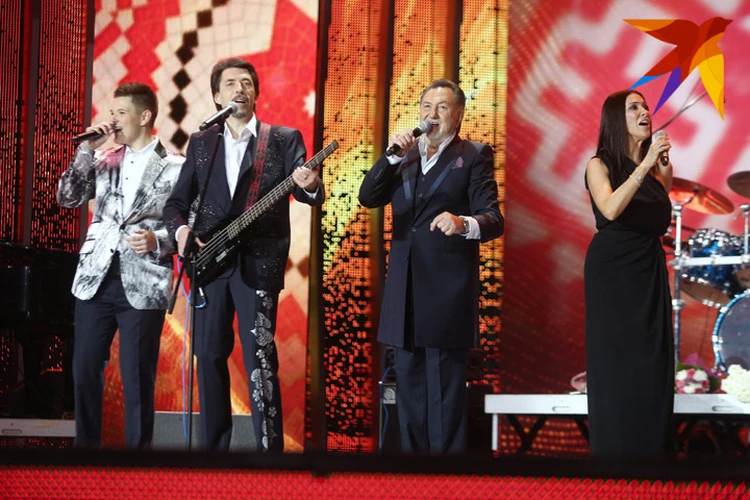 Күйеуіммен көліктегі секс видео