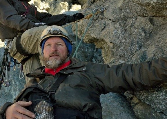 Геннадий Мерц - бизнесмен, его клиенты - иностранные энтузиасты альпинизма.