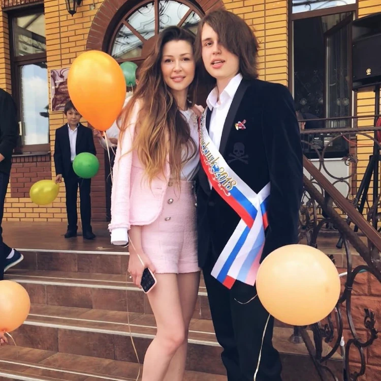 Лесби офис қызметкерінің порносын қараңыз