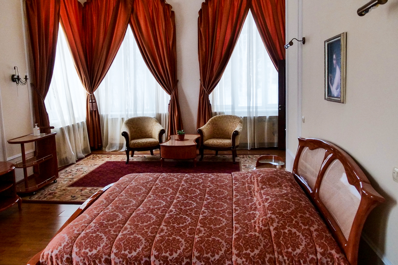 Такой номер казался космонавтам по-царски роскошным