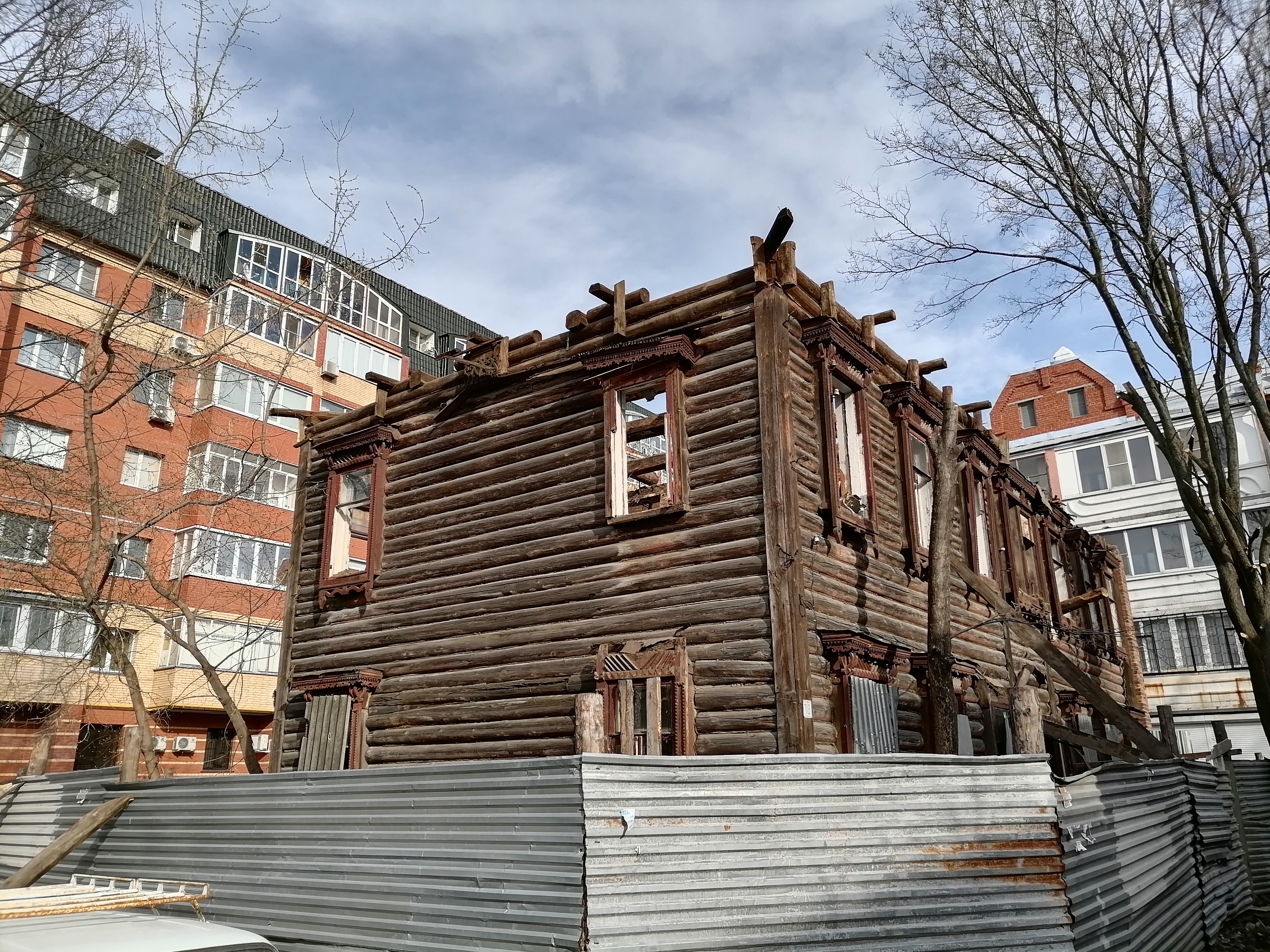 В планах нового хозяина восстановить дом в ближайший год, и если все сложится успешно, то уже скоро рязанцы смогут любоваться воскресшей историей и культурно отдыхать в доме с богатым наследием.