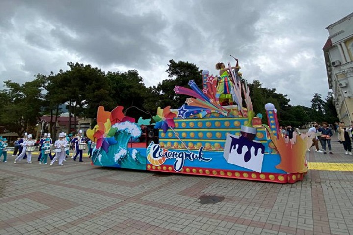 Праздник в городе продолжается
