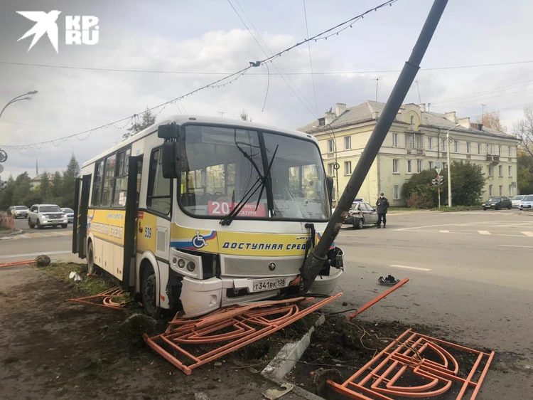 Столкновение Лады Гранты и автобуса произошло в районе Ангарских ворот