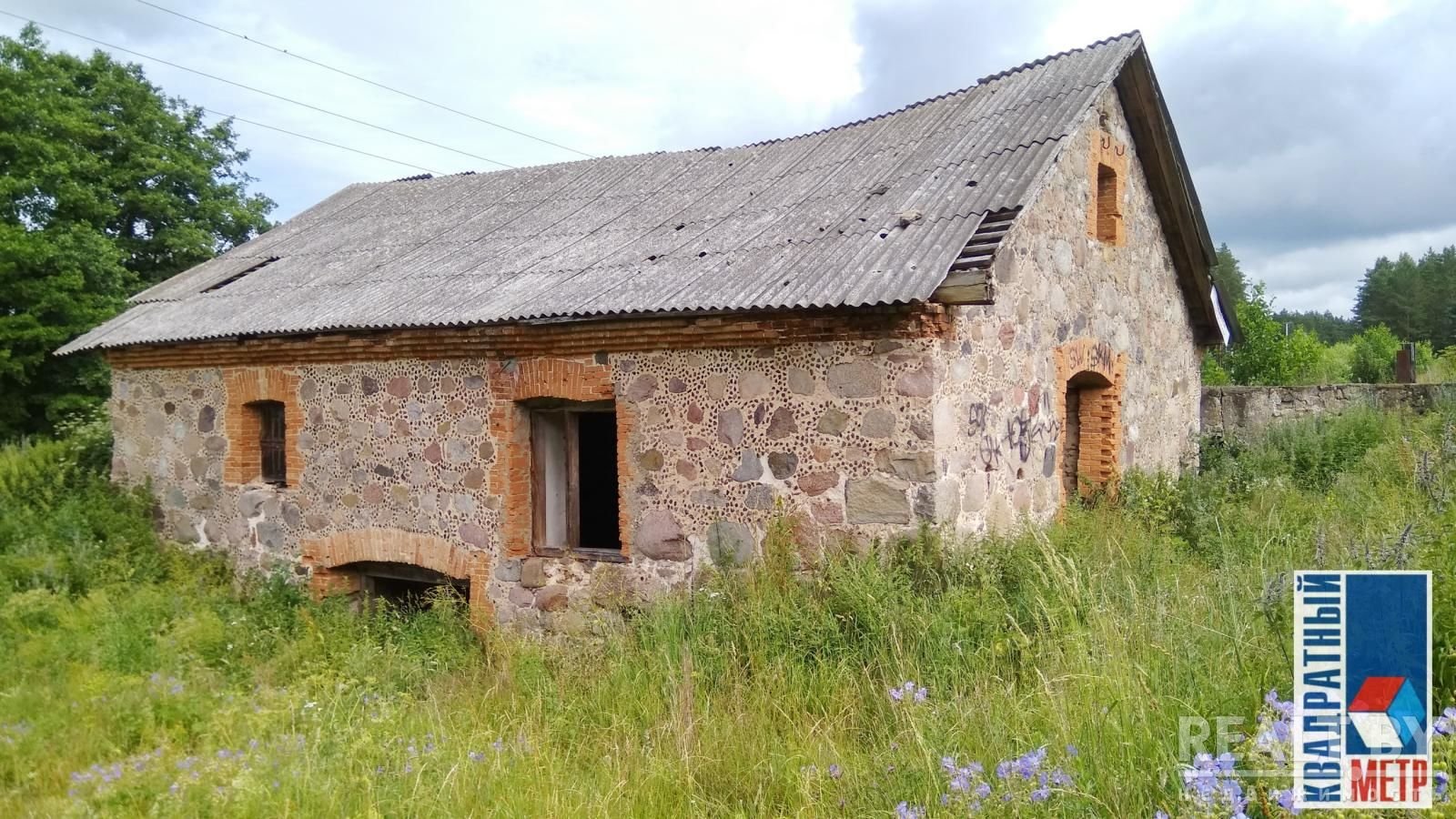 А вот так выглядит старинная водяная мельница, реставрировать которую никто не брался. Фото: realt.by