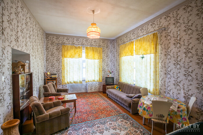 Есть в этом старинном доме и комнаты, пригодные для проживания. Фото: realt.by
