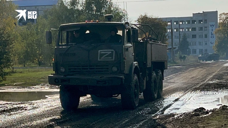 Пришлось прорываться. Попали под стрелковый огонь, но отбились на скорости