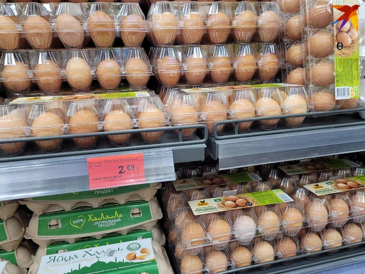 Берем самый дешевый десяток куриный яиц. Фото: архив «КП», носит иллюстративный характер.